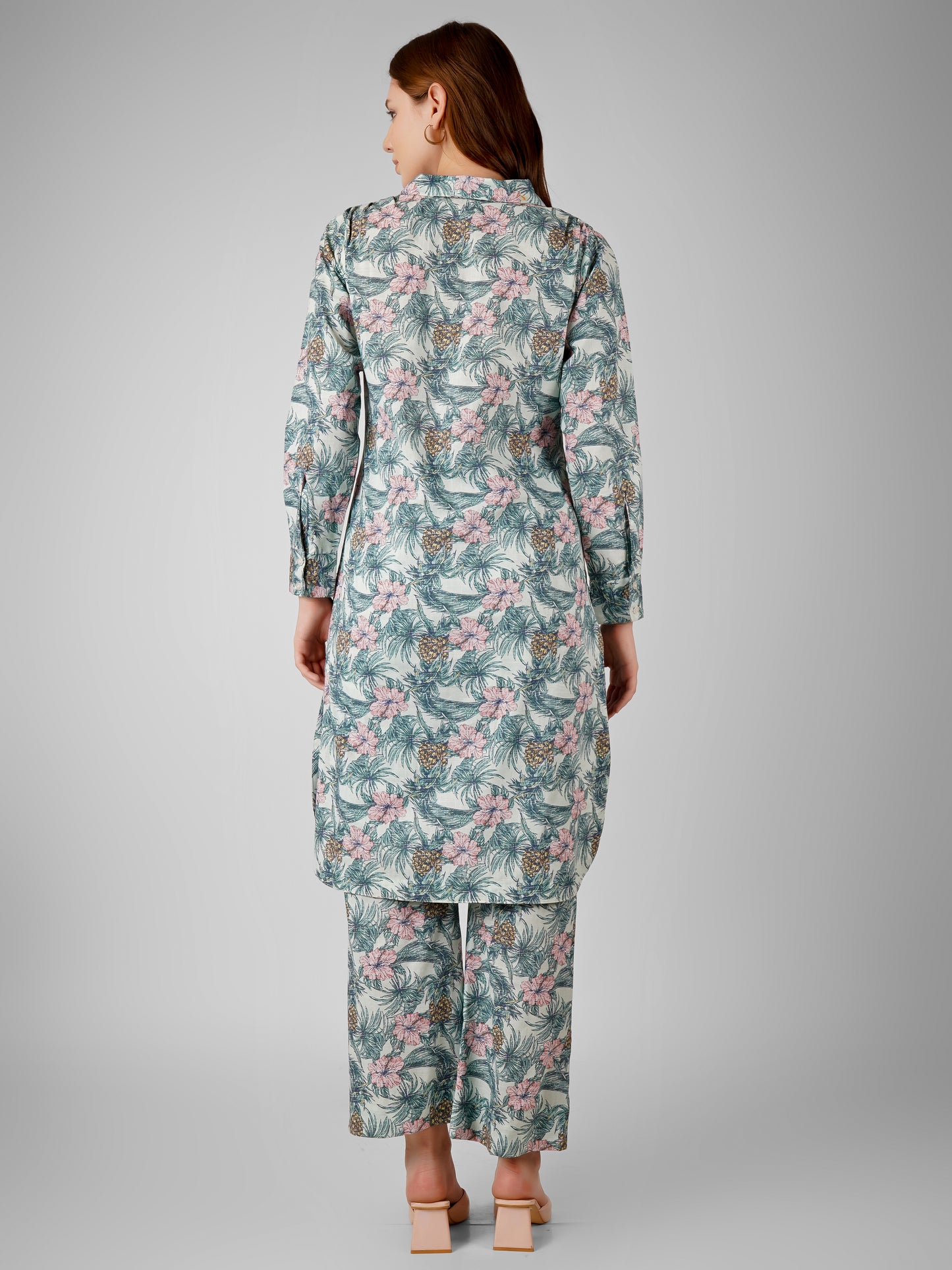 Trendy Cotton Blossom Full Sleeve Kurta Set with Collar – Chic & Comfortable Traditional Wear