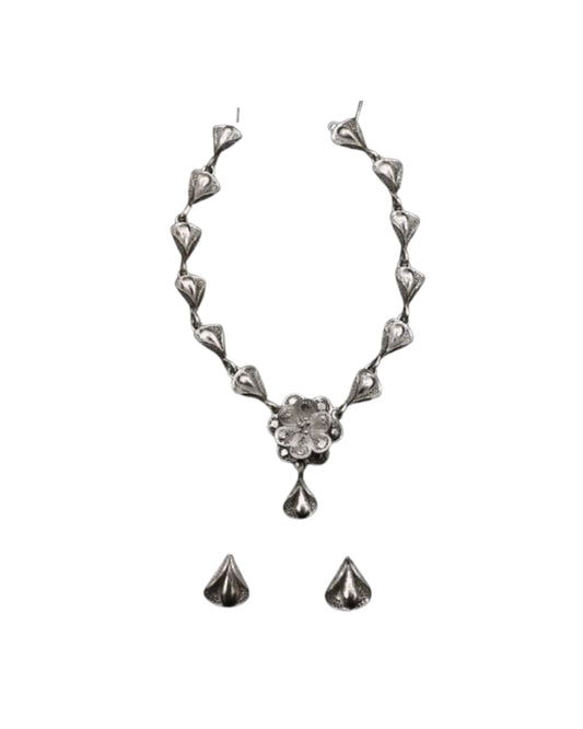 Shubhrika Necklace Set