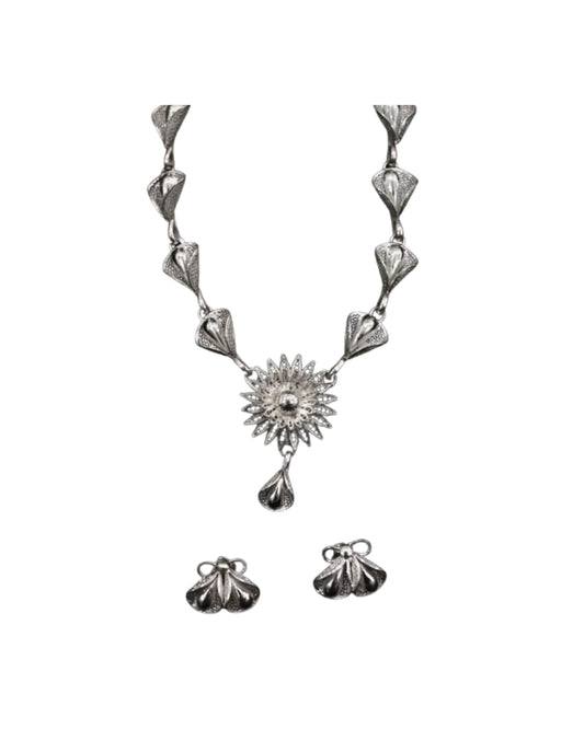 Kanakra Necklace Set