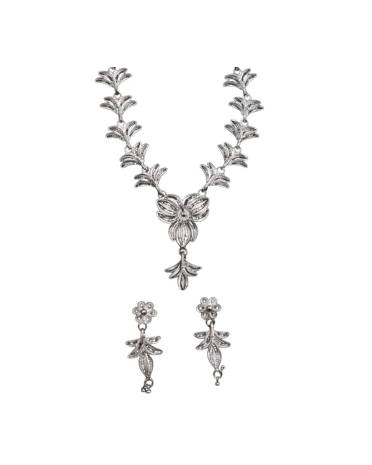Manivedika Necklace Set